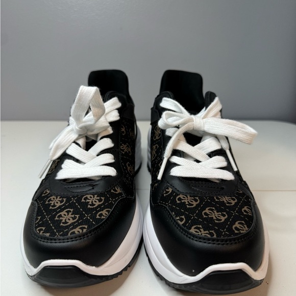 Guess 9.5 women Black Sneakers - Picture 1 of 6